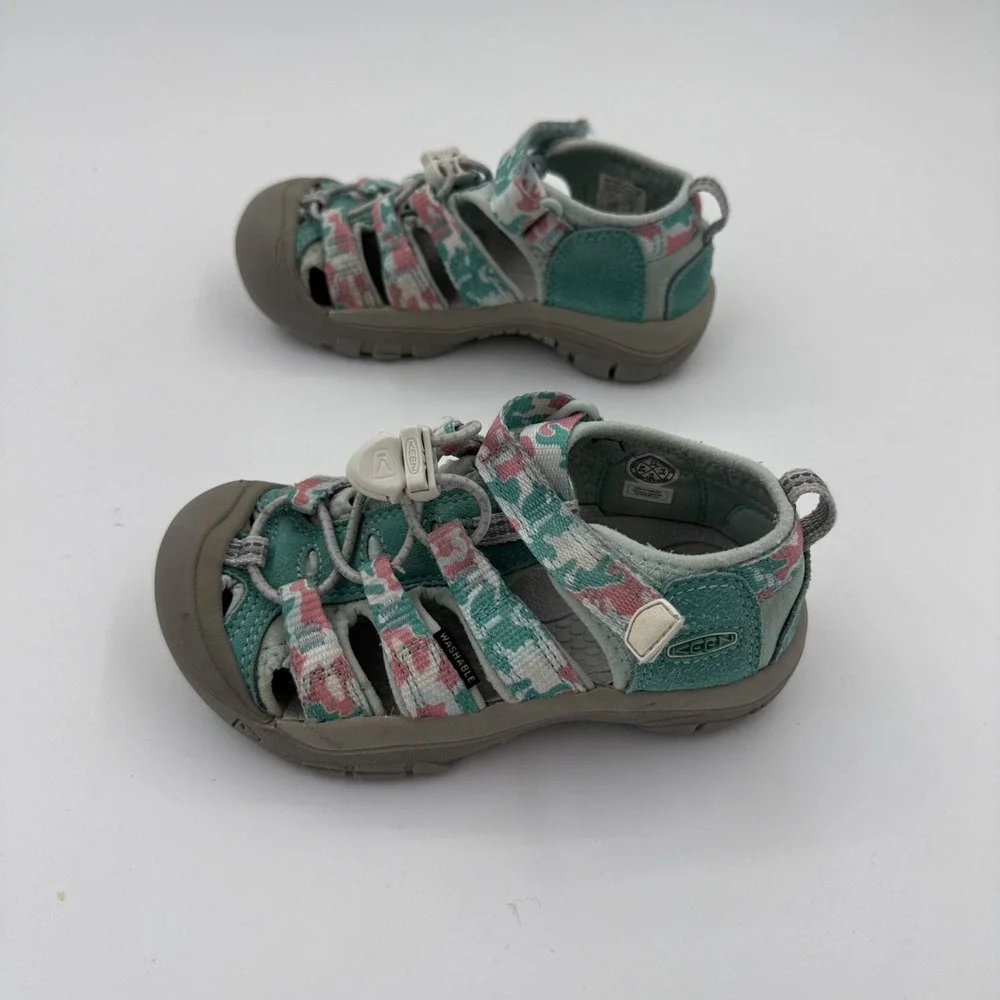 KEEN Kids Newport H2 Camo Pink Icing  Water Sandals Size 11 US